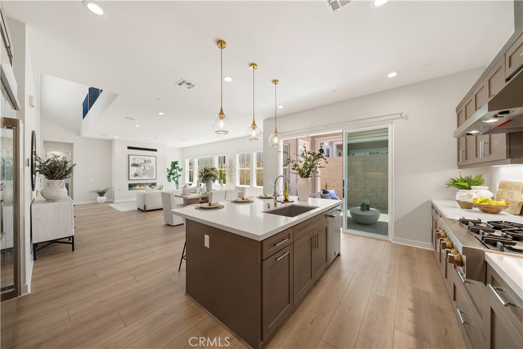 220 Edna Pkwy