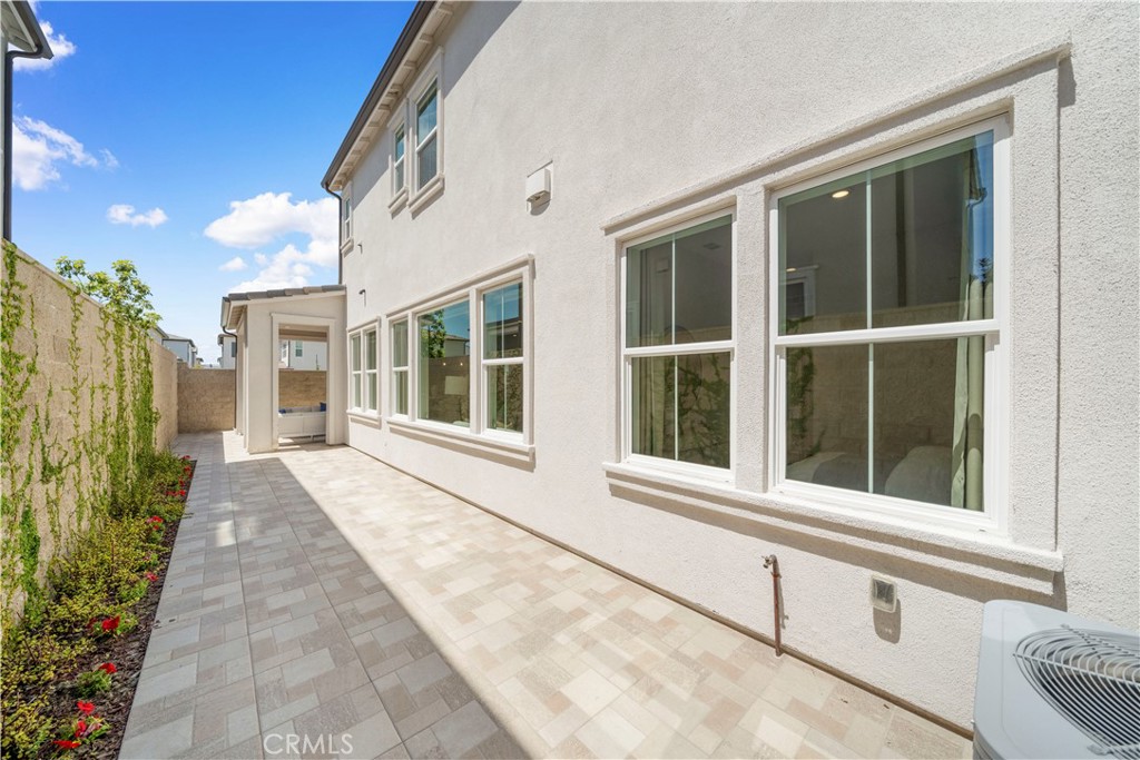 220 Edna Pkwy