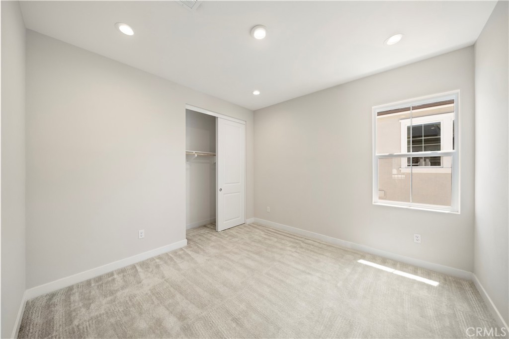220 Edna Pkwy