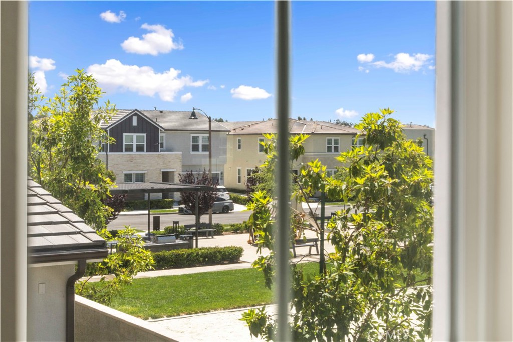 220 Edna Pkwy