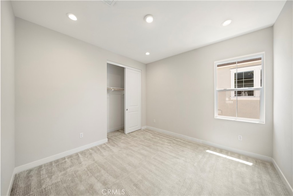 220 Edna Pkwy