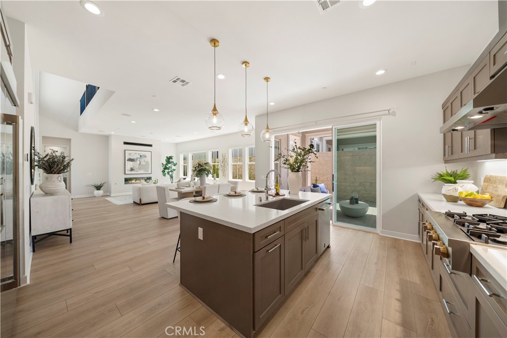 220 Edna Pkwy