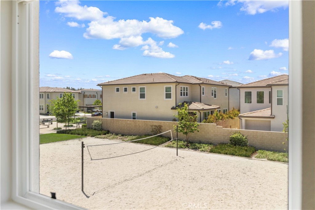 220 Edna Pkwy