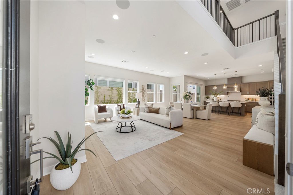 220 Edna Pkwy