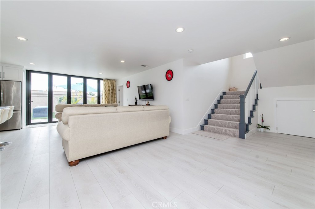 4512 Robinwood