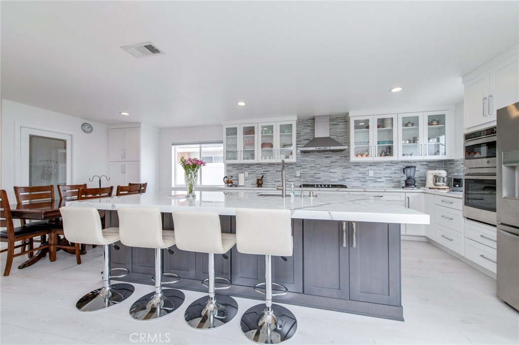 4512 Robinwood