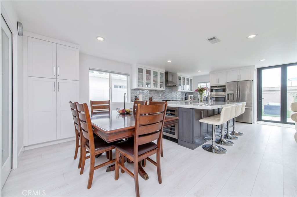 4512 Robinwood