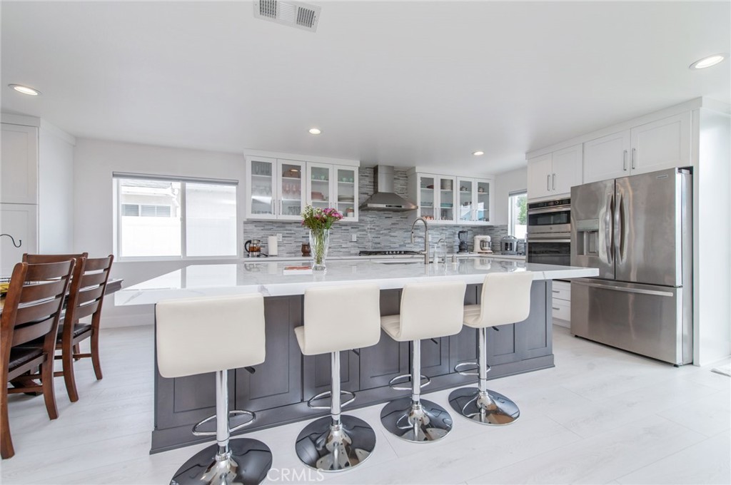 4512 Robinwood