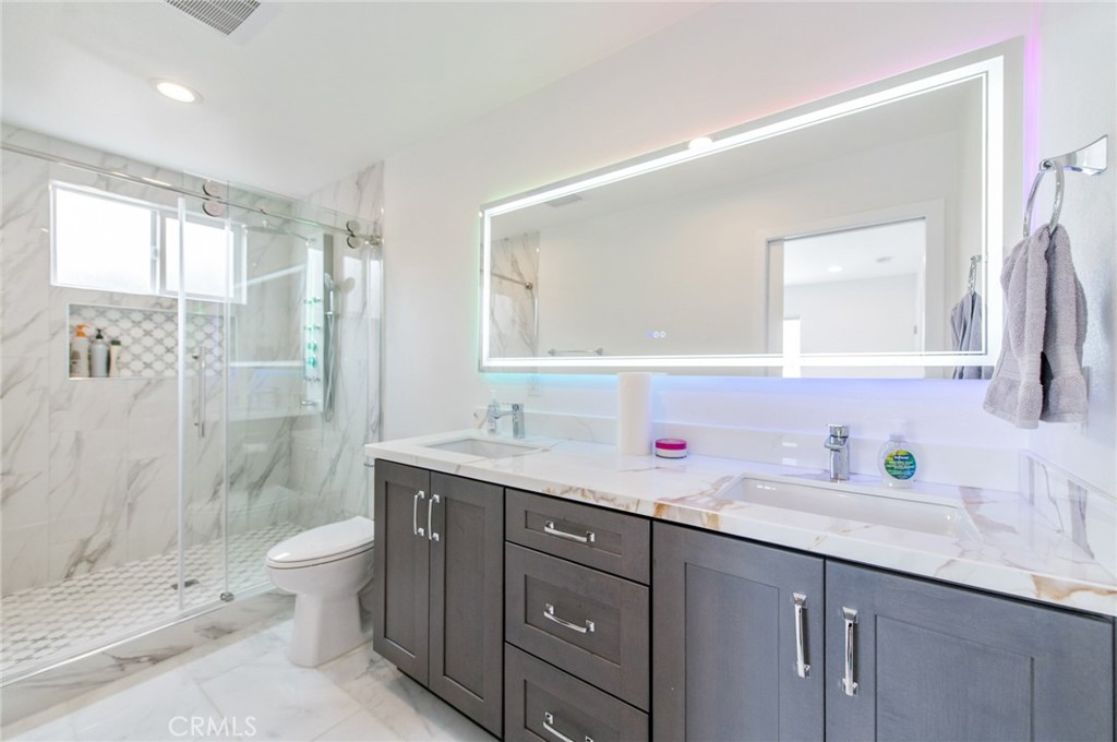 4512 Robinwood