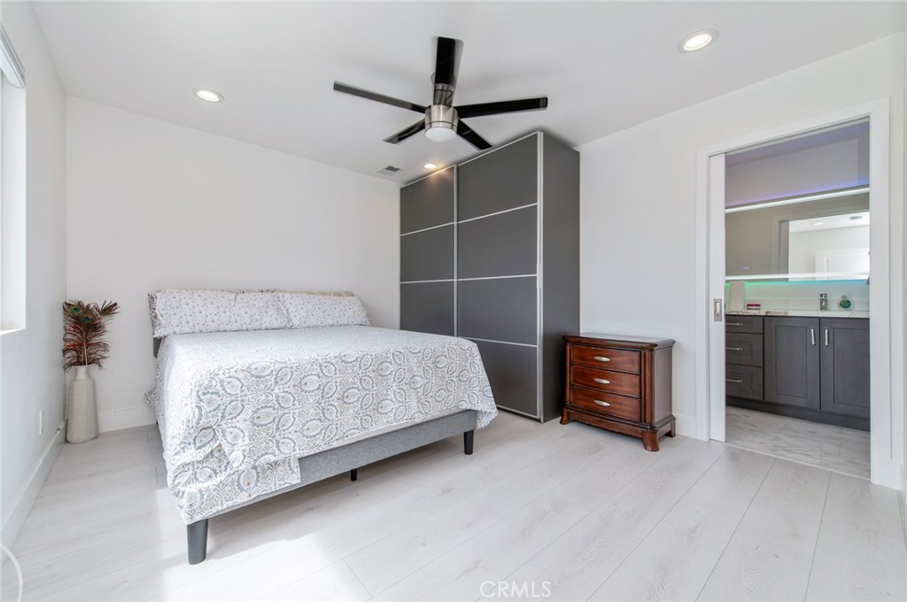 4512 Robinwood