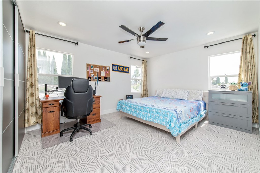 4512 Robinwood