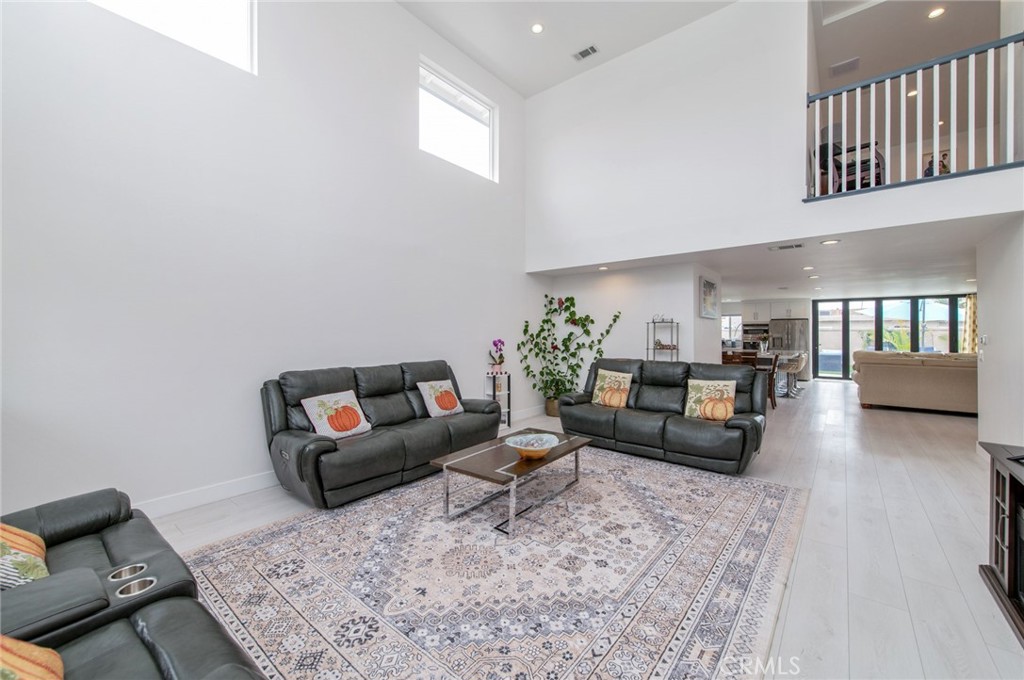 4512 Robinwood
