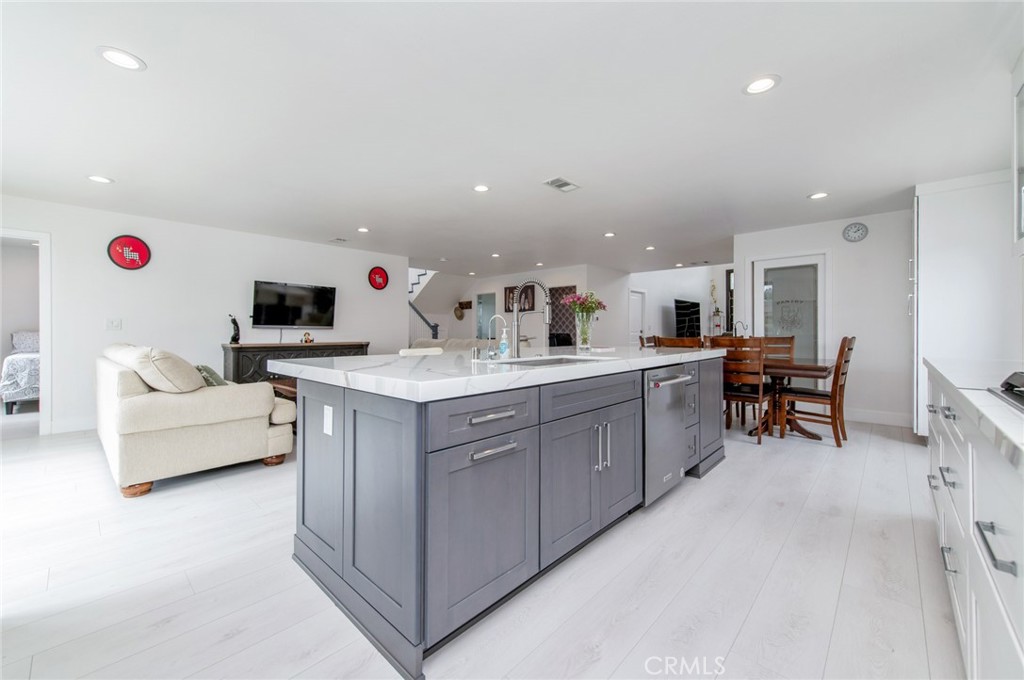 4512 Robinwood