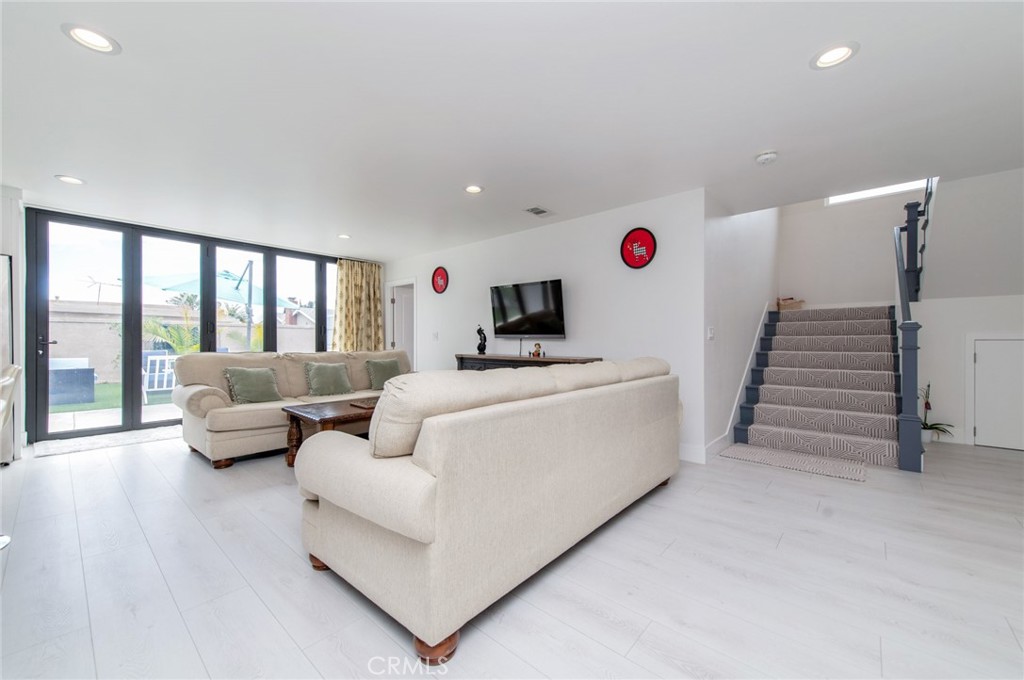 4512 Robinwood