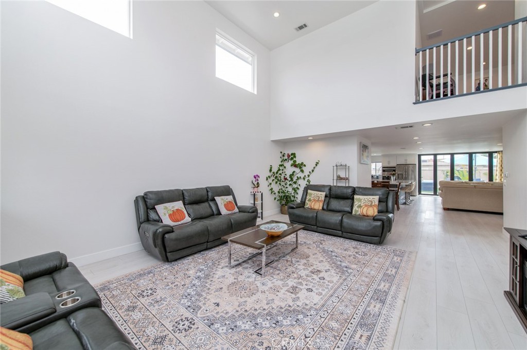 4512 Robinwood