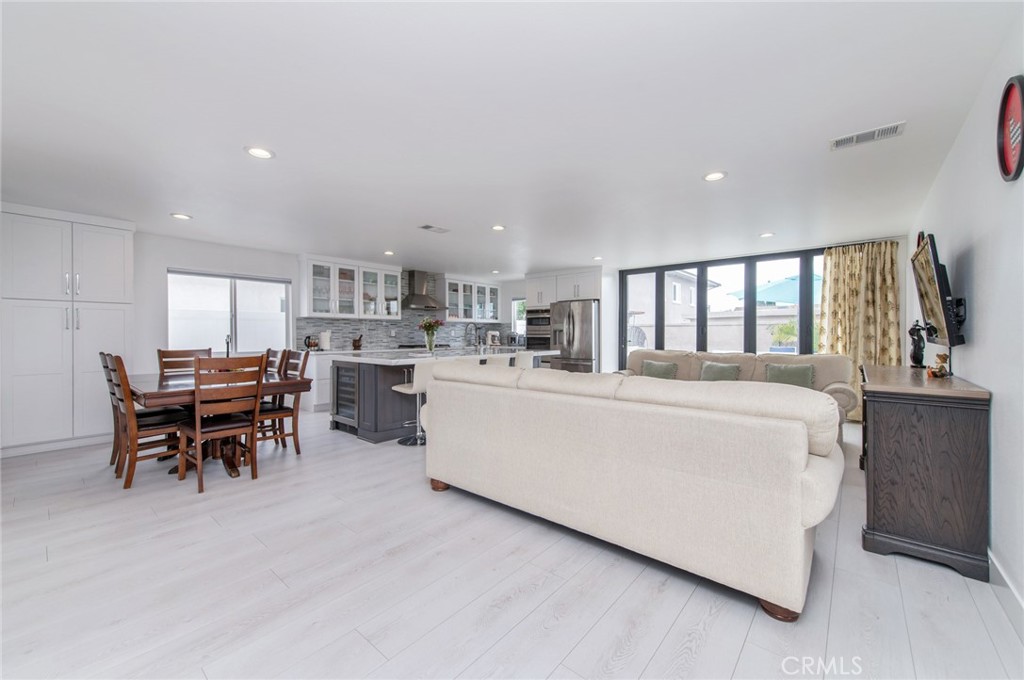 4512 Robinwood