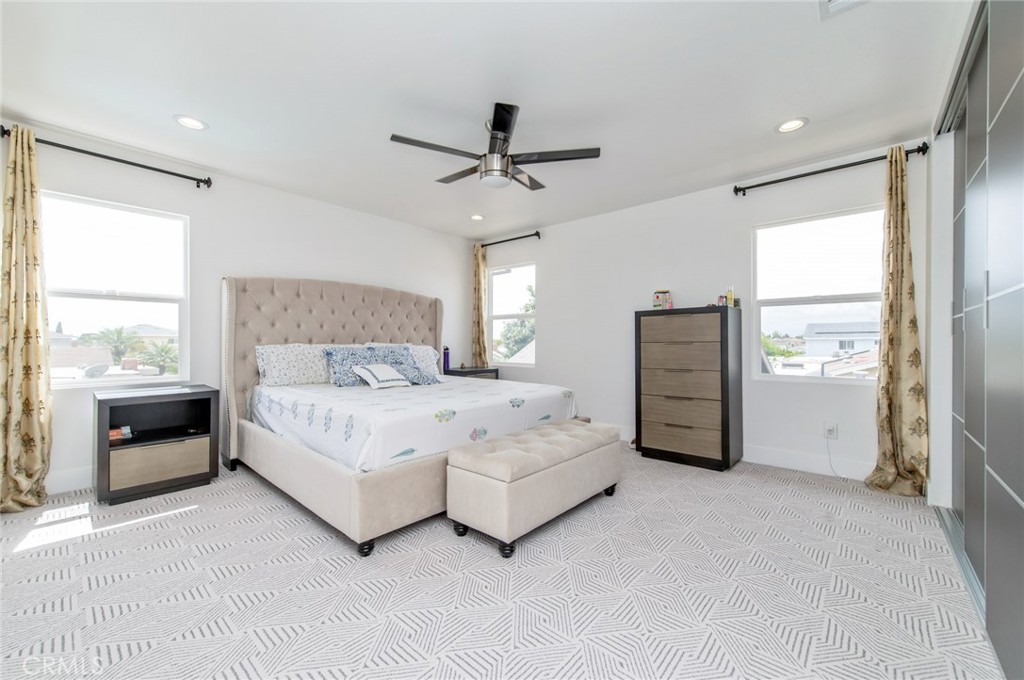 4512 Robinwood