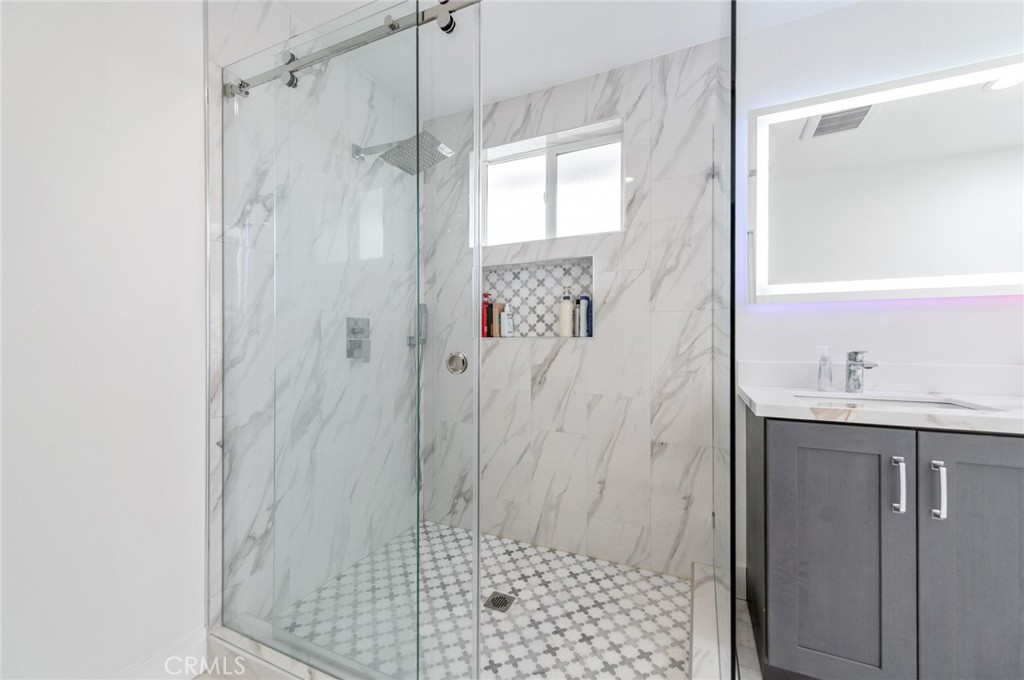 4512 Robinwood