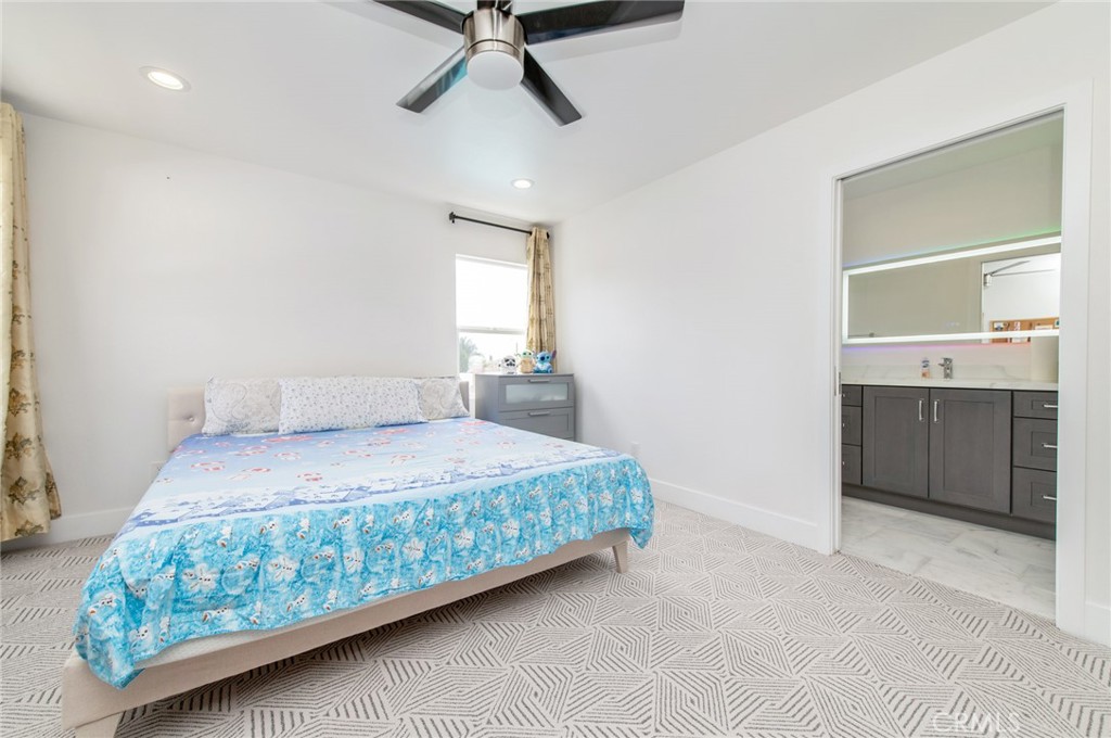 4512 Robinwood