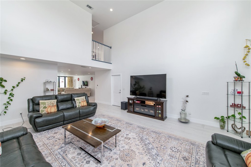 4512 Robinwood