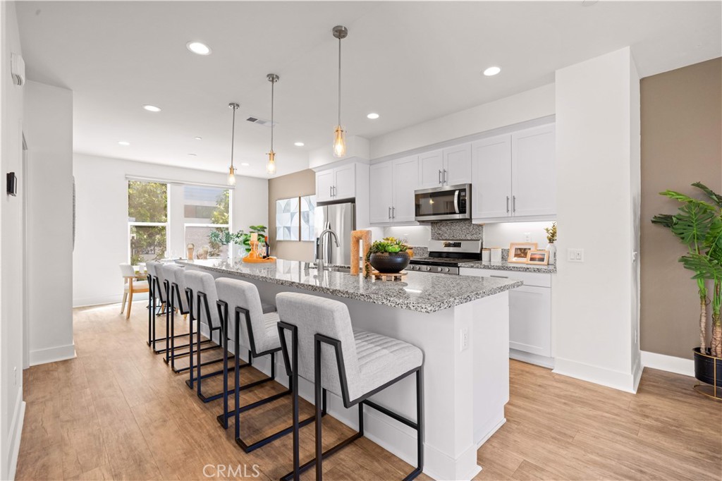 645 W 17th