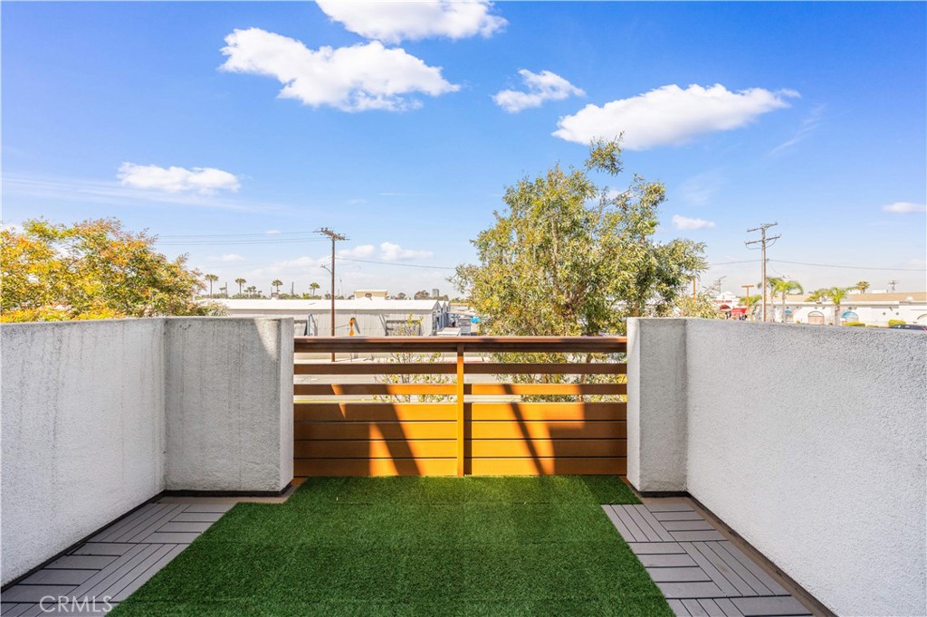 645 W 17th