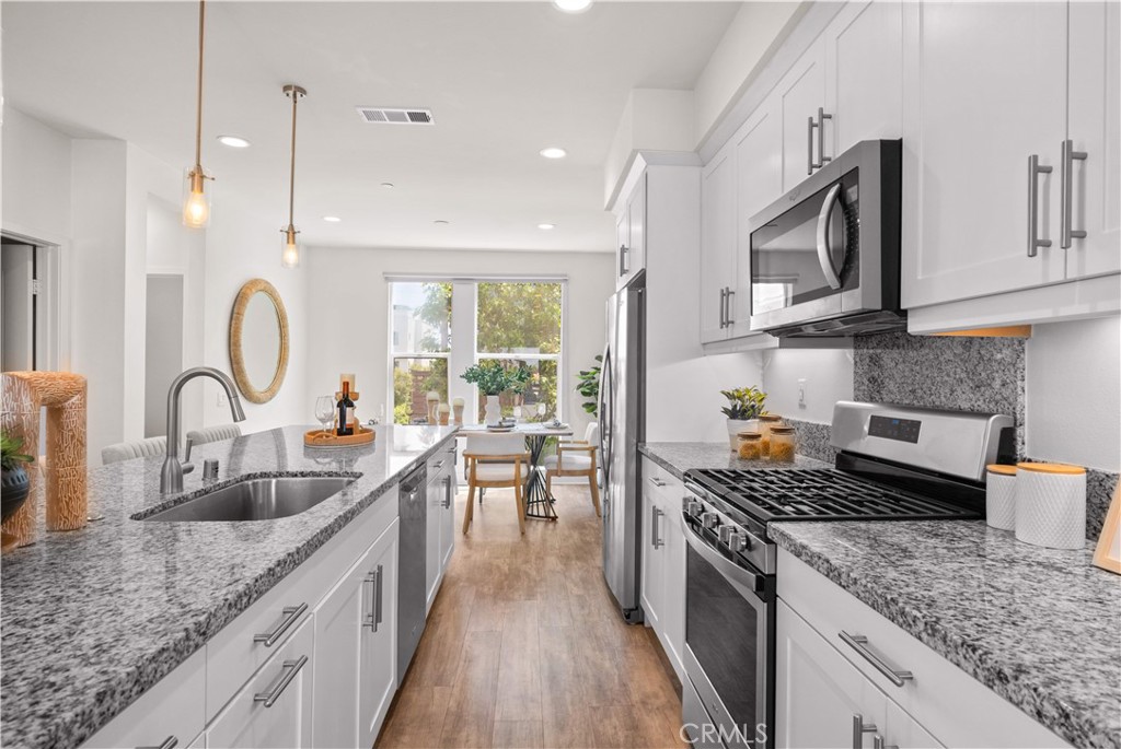 645 W 17th