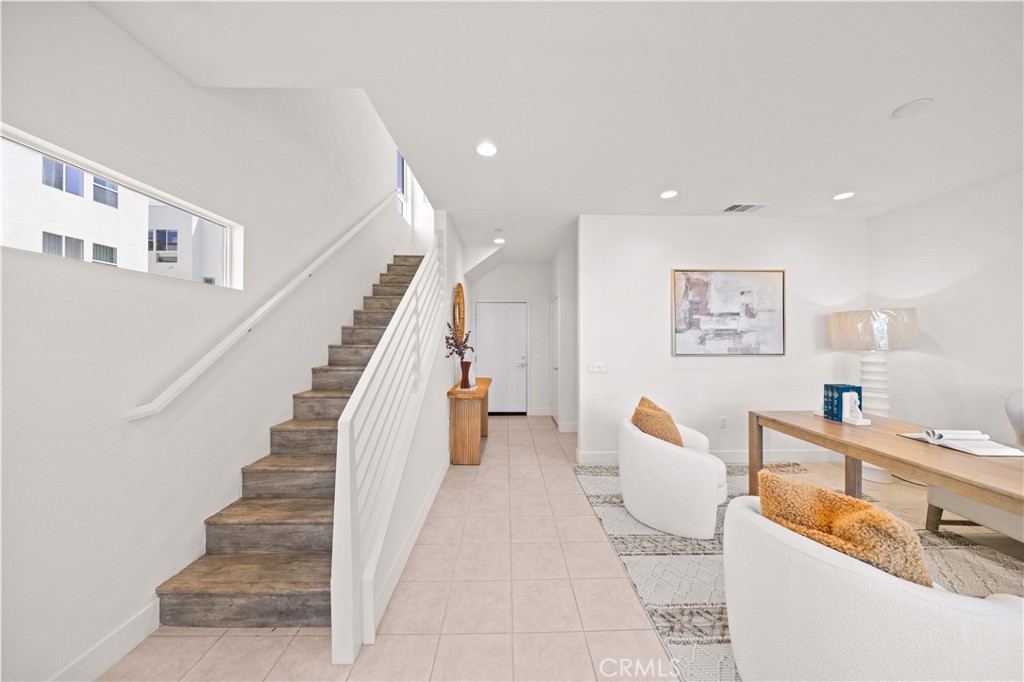 645 W 17th