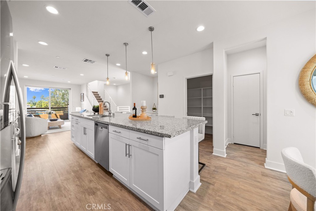 645 W 17th