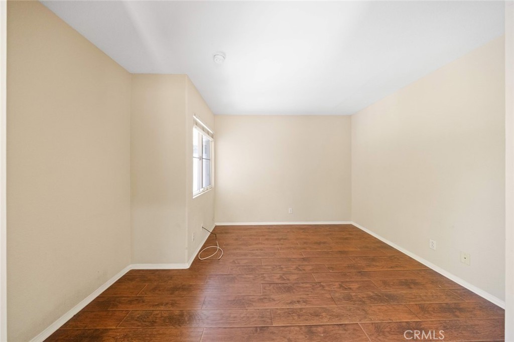 32 Santa Cruz Aisle