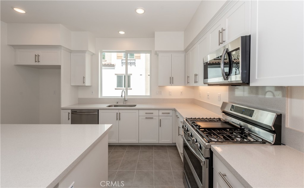 2317 W Broadway 46