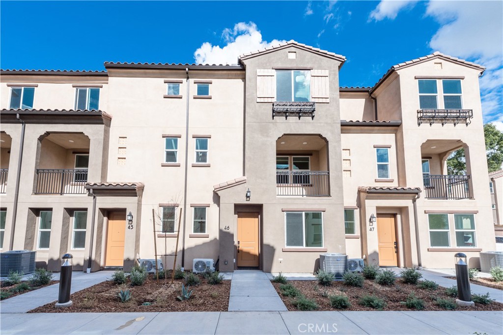 2317 W Broadway 46
