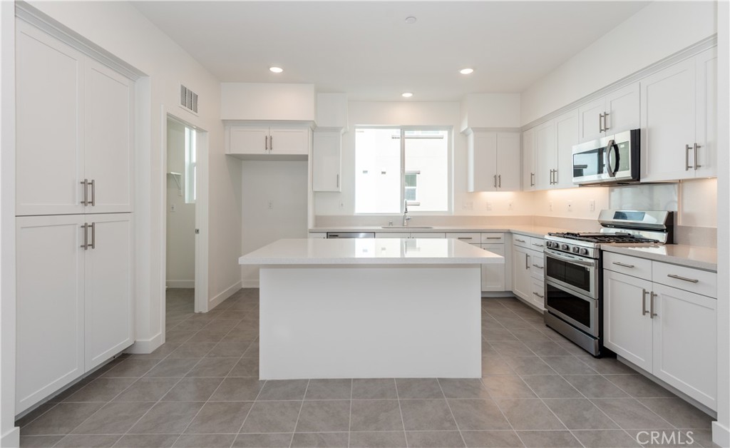 2317 W Broadway 46