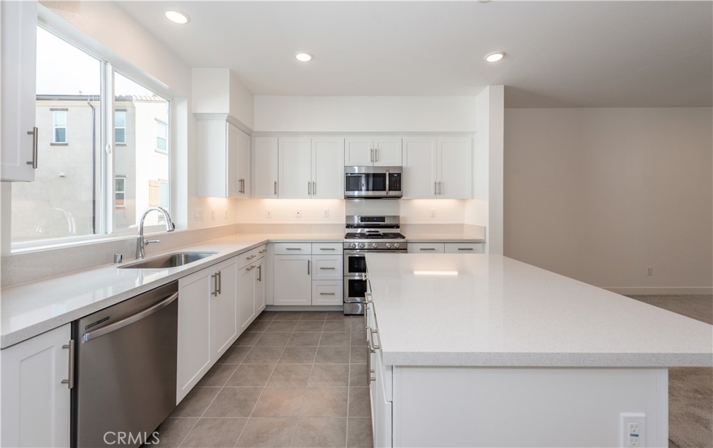 2317 W Broadway 46