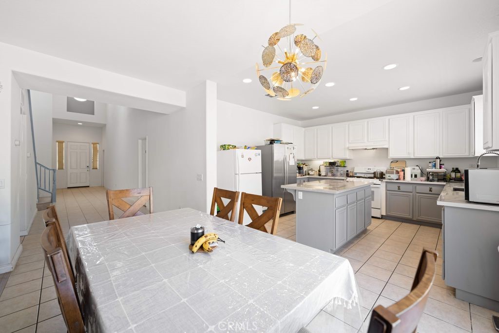23564 Via Solana