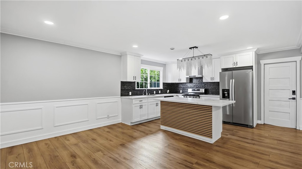 726 W Franklin