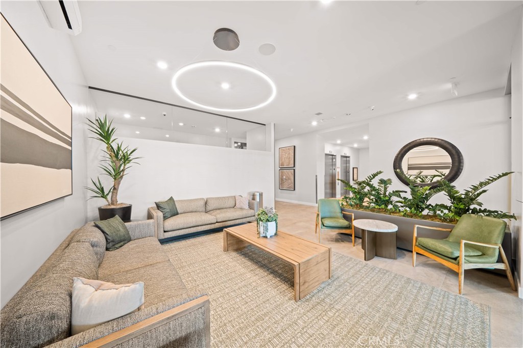 2510 Rivington