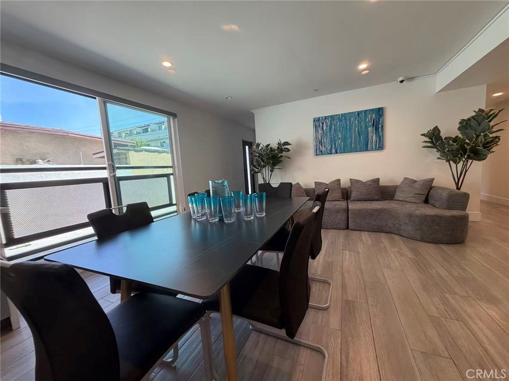 5654 La Mirada Avenue