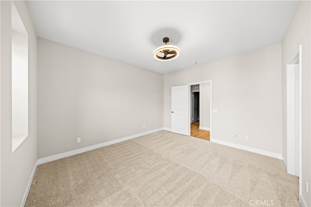 1 Intriga Court