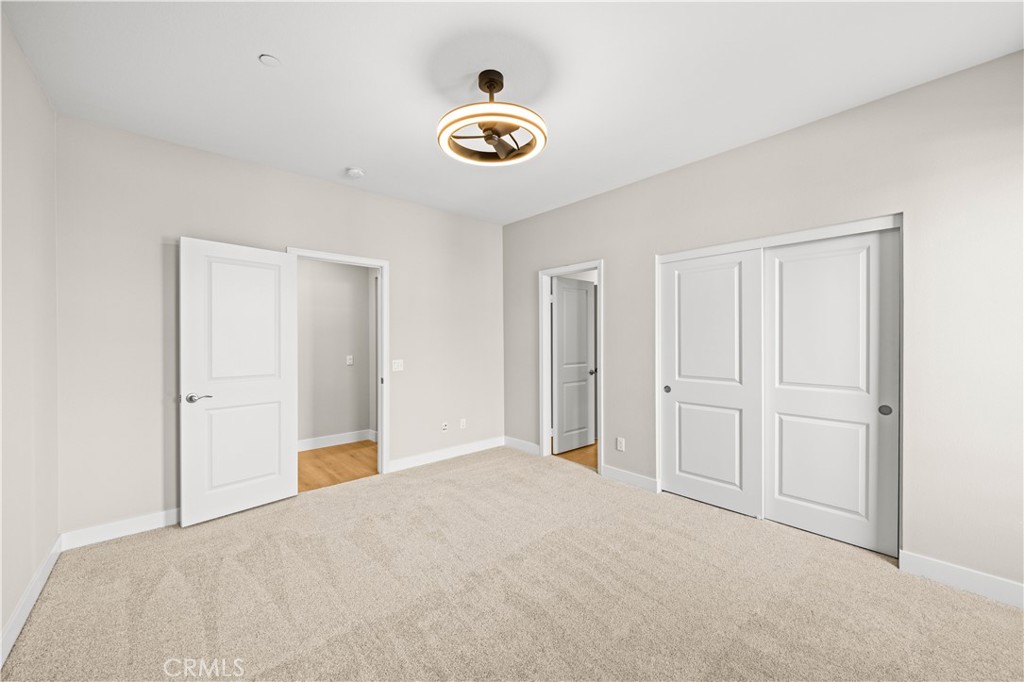 1 Intriga Court
