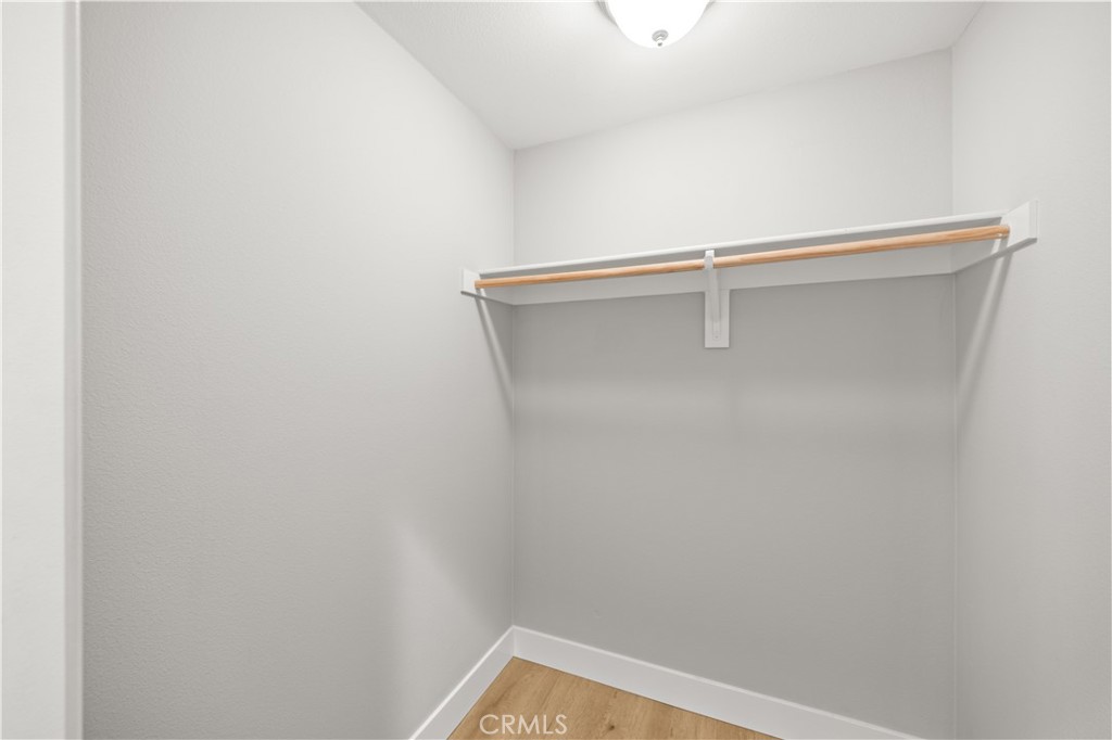 1 Intriga Court