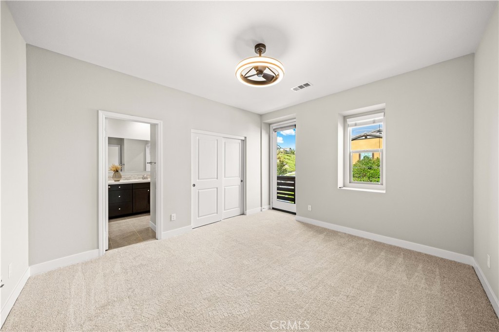 1 Intriga Court