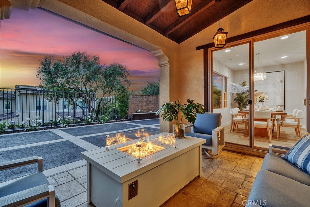 1 Intriga Court