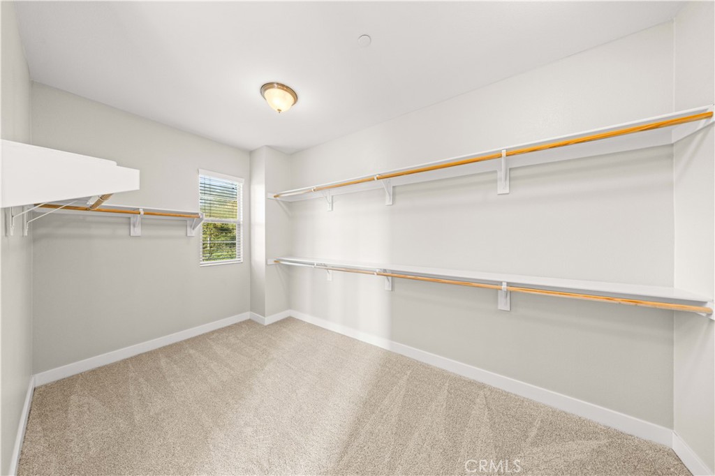 1 Intriga Court