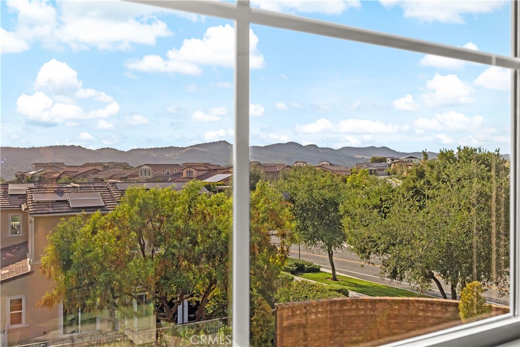 1 Intriga Court