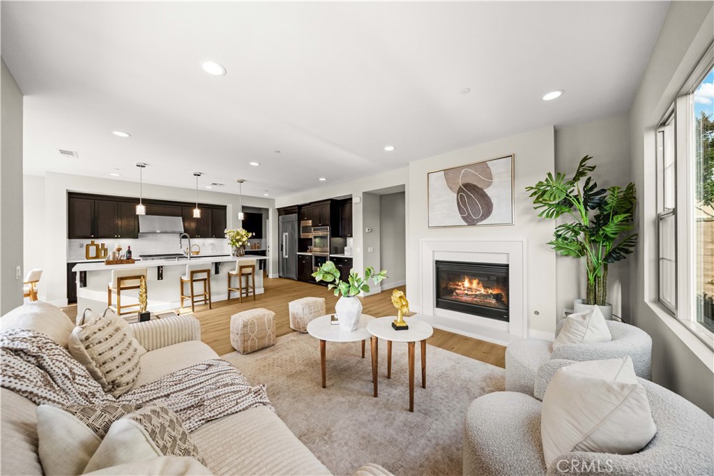 1 Intriga Court