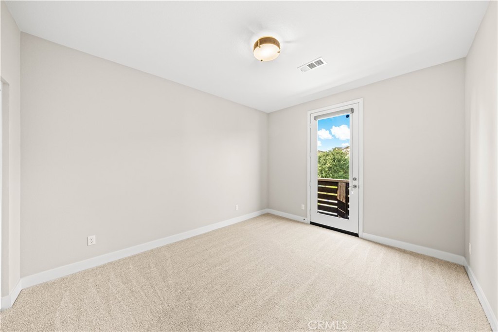 1 Intriga Court