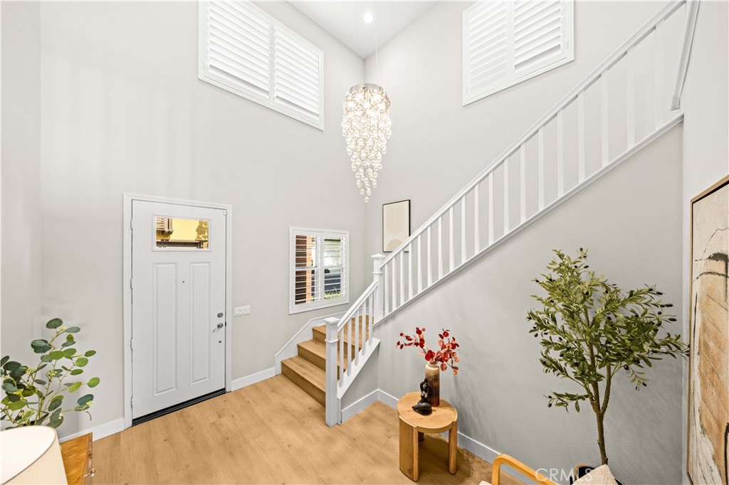 1 Intriga Court