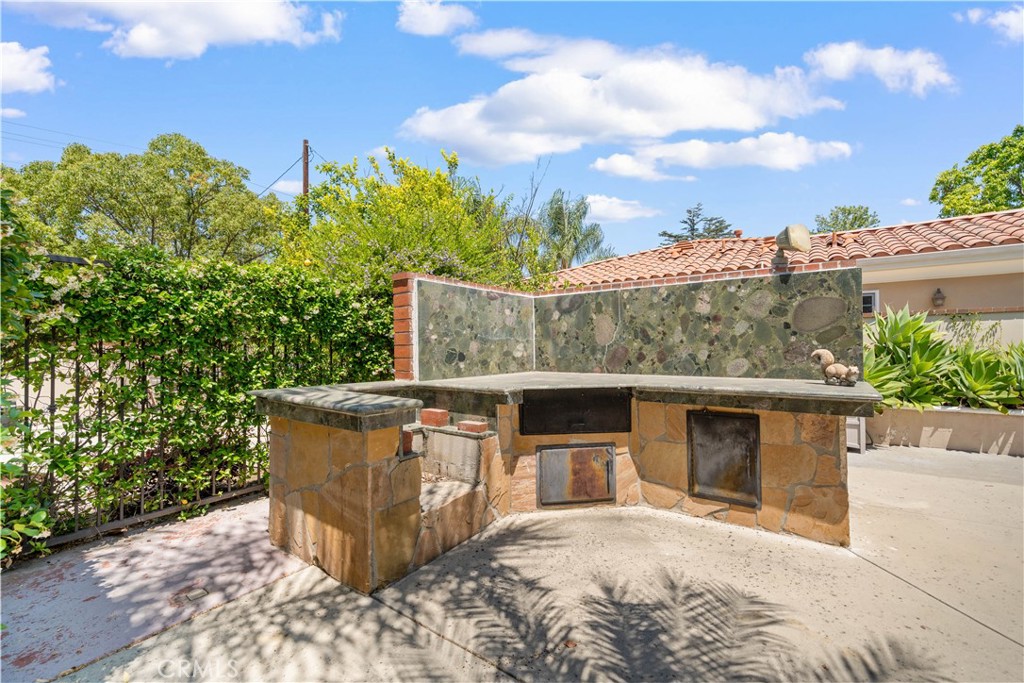 1104 E Camino Real