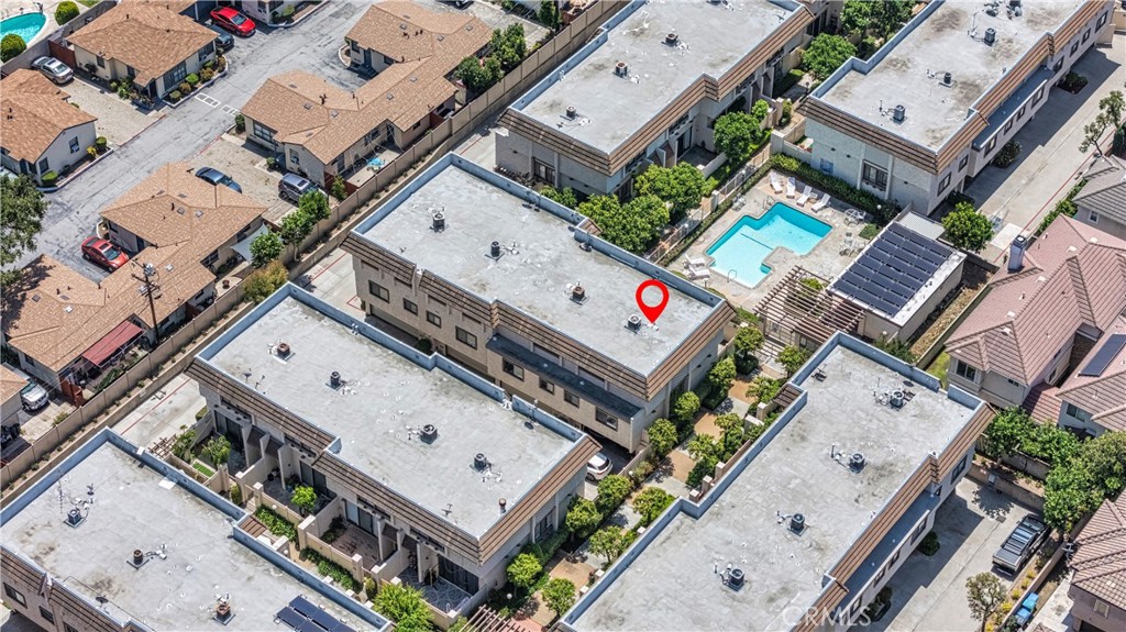 848 W Huntington 23